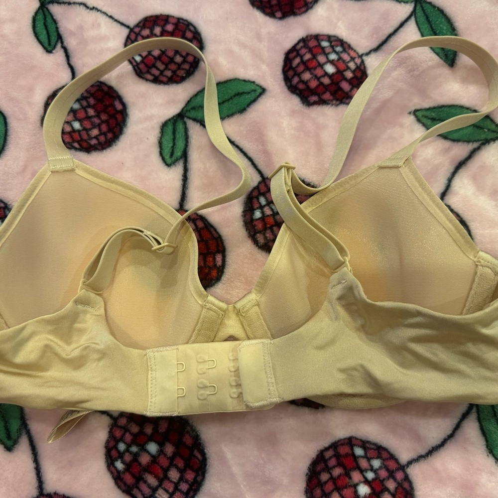 SKIMS Bra - Picture 3 of 5